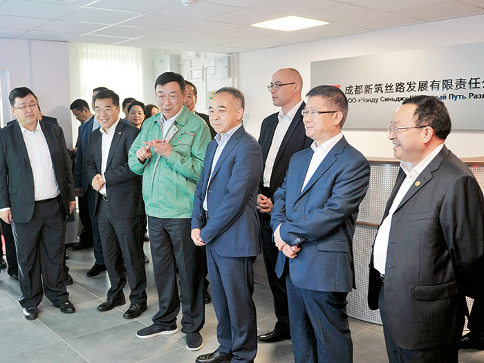  2018.8.29四川省委常委、成都市委书记范锐平视察亚新（中国）股份“中白工业园”项目投产运营仪式